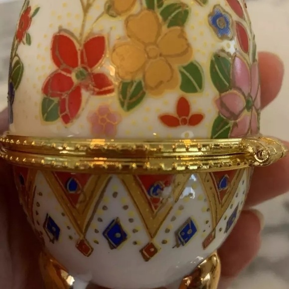 Vintage Egg Shaped Trinkets Set Of 2 Porcelain With Flowers - Picture 10 of 13